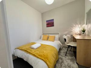 Postel nebo postele na pokoji v ubytování Quarto 5 casa compartilhada no L6