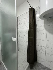 A bathroom at Apartmani Ćosić - Kuršumlijska banja