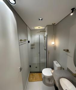 Vannituba majutusasutuses Apartamento com 2 quartos com ar em Moema