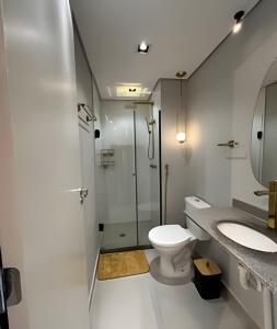 Vannituba majutusasutuses Apartamento com 2 quartos com ar em Moema