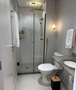 Vannituba majutusasutuses Apartamento com 2 quartos com ar em Moema