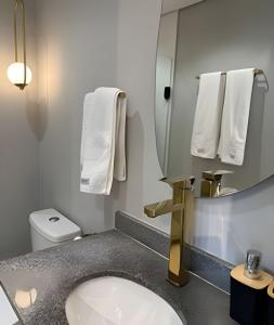 Vannituba majutusasutuses Apartamento com 2 quartos com ar em Moema