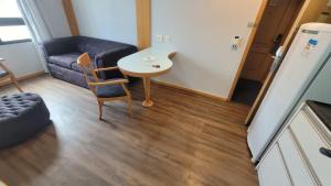 Posezení v ubytování Flat em pinheiros equipado em hotel 4 stat