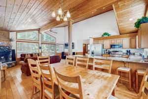 Kuchyň nebo kuchyňský kout v ubytování Fawn Lodge