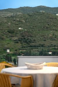 A general mountain view or a mountain view taken from az apartmanhoteleket