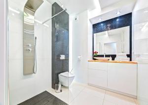 Phòng tắm tại Warta Riverside & Old Town Luxury Residence +40 ảnh