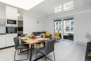 Nhà bếp/bếp nhỏ tại Warta Riverside & Old Town Luxury Residence