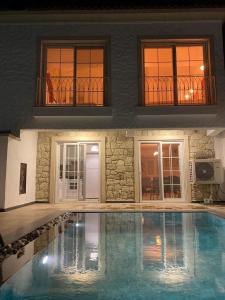 Πισίνα στο ή κοντά στο GK HoUsE