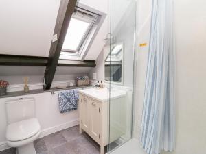 Ένα μπάνιο στο 5 The Coach House +23 φωτογραφίες