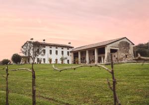 The building in which a vidéki vendégházakat is located