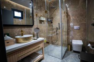 Vannituba majutusasutuses Datca Suites Luxury Boutuiqe Hotel
