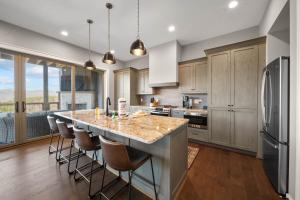 Dapur atau dapur kecil di Friends in High Places