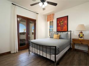 Ένα ή περισσότερα κρεβάτια σε δωμάτιο στο El Dorado Ranch San Felipe Baja Beachfront Condo 763 +21 φωτογραφίες