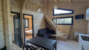 Fotografie z fotogalerie ubytování Cabanes et Lodges du Belvedere v destinaci Serrières-sur-Ain