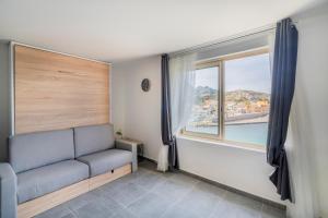 Πισίνα στο ή κοντά στο Résidence Les Goudes, appartements accés direct à la plage, vue mer