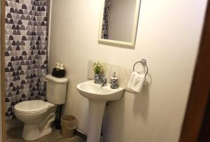Koupelna v ubytování Habitación con baño privado independiente + 2 fotografie