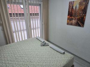 Krevet ili kreveti u jedinici u objektu Apartments Villa Berta Tuzla - 302 Deluxe Apartment - Free Private Secured Parking