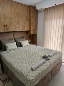 Krevet ili kreveti u jedinici u objektu Apartments Villa Berta Tuzla - 302 Deluxe Apartment - Free Private Secured Parking