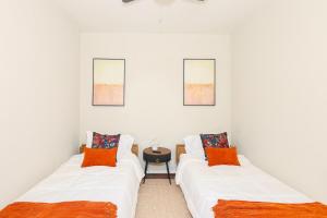 Postel nebo postele na pokoji v ubytování Austin Getaway Patio, Games & Near Sixth Street