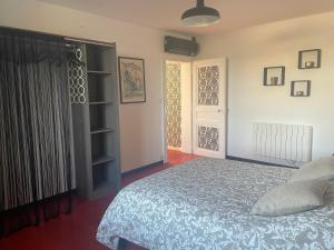 Ένα ή περισσότερα κρεβάτια σε δωμάτιο στο Appartement 60m2, 1 chambre, Mont saint Éloi