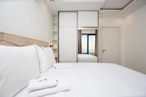 Villa Aurora Azure - Luxury Infinity Pool Resort客房内的一张或多张床位