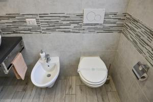 A bathroom at Solema Lake Como