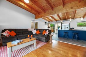 Ảnh trong thư viện ảnh của Hillview Delights - Waihi Beach Holiday Home ở Waihi Beach