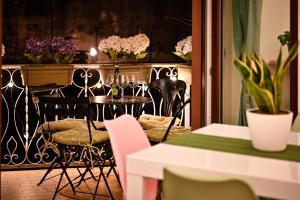 A seating area at Solema Lake Como