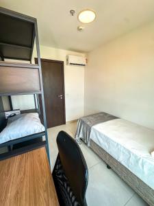 Postel nebo postele na pokoji v ubytování Flat 1305 no Complexo Heron Marinho