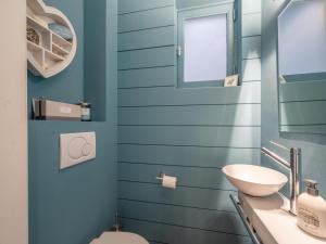 Ένα μπάνιο στο Apartment in Knokke near the Beach +32 φωτογραφίες