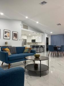 Η κουζίνα ή μικρή κουζίνα στο Sunny Florida!