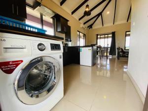 Φωτογραφία από το άλμπουμ του Apt 1 Great mountain views In Nadi, My Ecolodge στο Νάντι