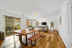 Μια τηλεόραση ή/και κέντρο ψυχαγωγίας στο Highgrove Pool House