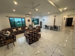 Гостиная зона в Deluxe Guesthouse Nearby Nadi International Airport