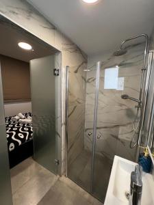 Ванная комната в oasis apartment