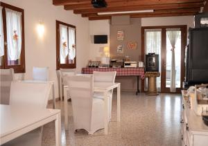 A television and/or entertainment centre at Agriturismo Vecio Portico