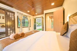 Fotografie z fotogalerie ubytování 3BHK Flag Ship Villa v destinaci Lonavala