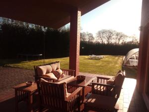 A seating area at Villa Bosque Albite