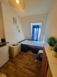 Paris 16 Appartement avec vue sur la tour eiffel房間的床