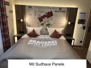 Postel nebo postele na pokoji v ubytování Brauerei Gasthaus Lohhof im Münchner Norden, direkt an der S1, nähe vom Flughafen, Zentrum, A92, Allianz Arena, Ruderregatta und Schießanlage G- Hochbrück entfernt, Internationale Küche