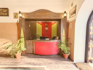 Vstupní hala nebo recepce v ubytování Hare Rama Hare Krishna - EESHA Hotel + 37 fotografií