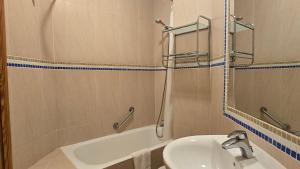 Koupelna v ubytování Marina Palmanova Apartamentos