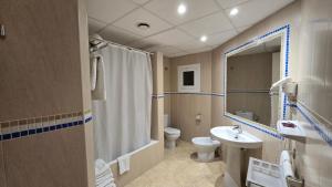 Koupelna v ubytování Marina Palmanova Apartamentos