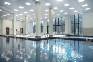 Ani Forest Hills Hotel and Resort, Dilijan内部或周边的泳池