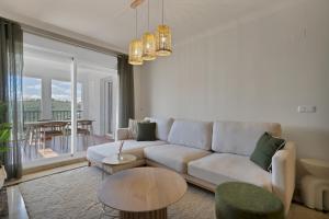 Posezení v ubytování Palm Beach Residency - Beachside with Free Parking