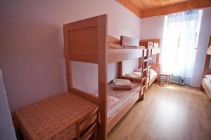 Ліжко або ліжка в номері HI Hostel Pula