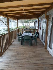 Balkón nebo terasa v ubytování sweet mobil-home