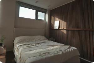 Seongsu 10 minutes, K-Architectural Designers' Unique House 객실 침대