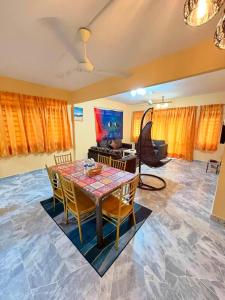 Posezení v ubytování 3BR Permata Homestay - Ocean Oasis in Port Dickson