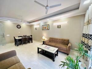 Posezení v ubytování Abode Residency near USA Embassy Delhi Safdarjung Enclave New Delhi